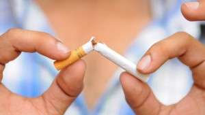 Prenehajte kaditi z lasersko akupunkturo